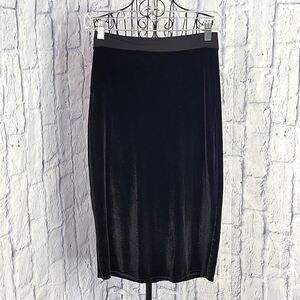 UNALUNA COLLECTION Black Velvet Norah Skirt Medium‎